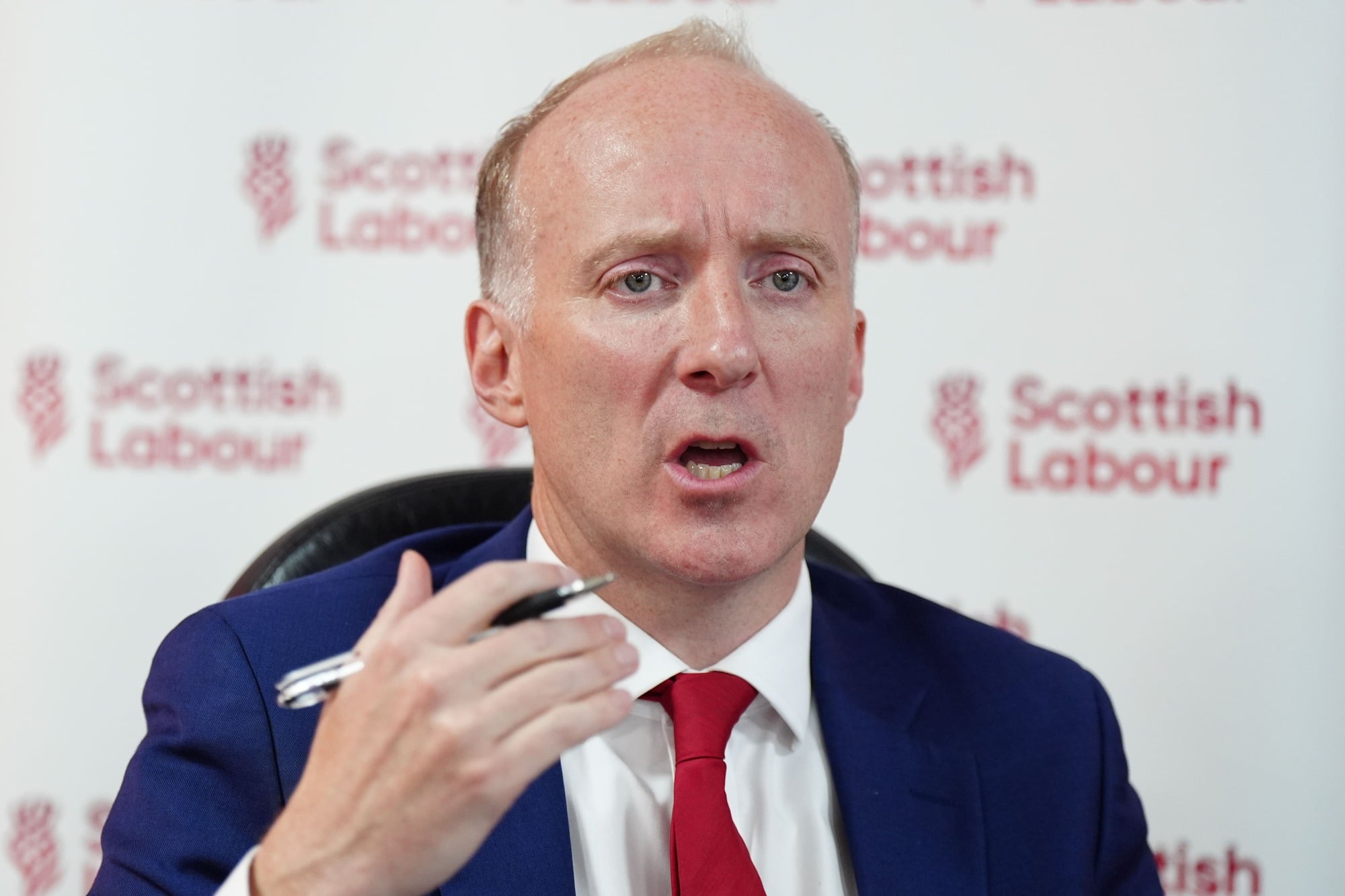 New Scottish Labour leader presses Swinney to set up commission on child poverty