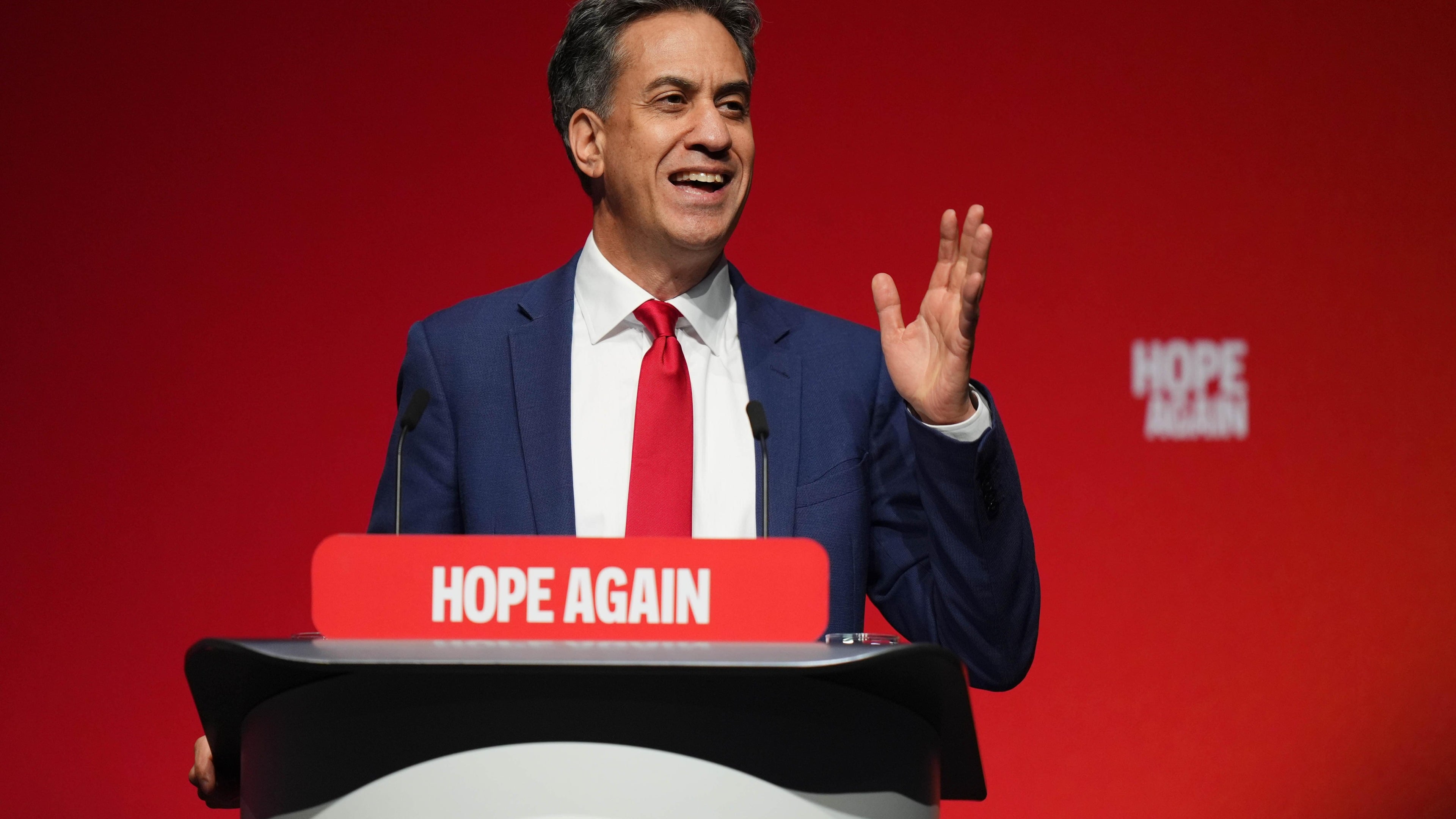 Miliband ‘deeply concerned’ after MPs say they were detained on way to West Bank