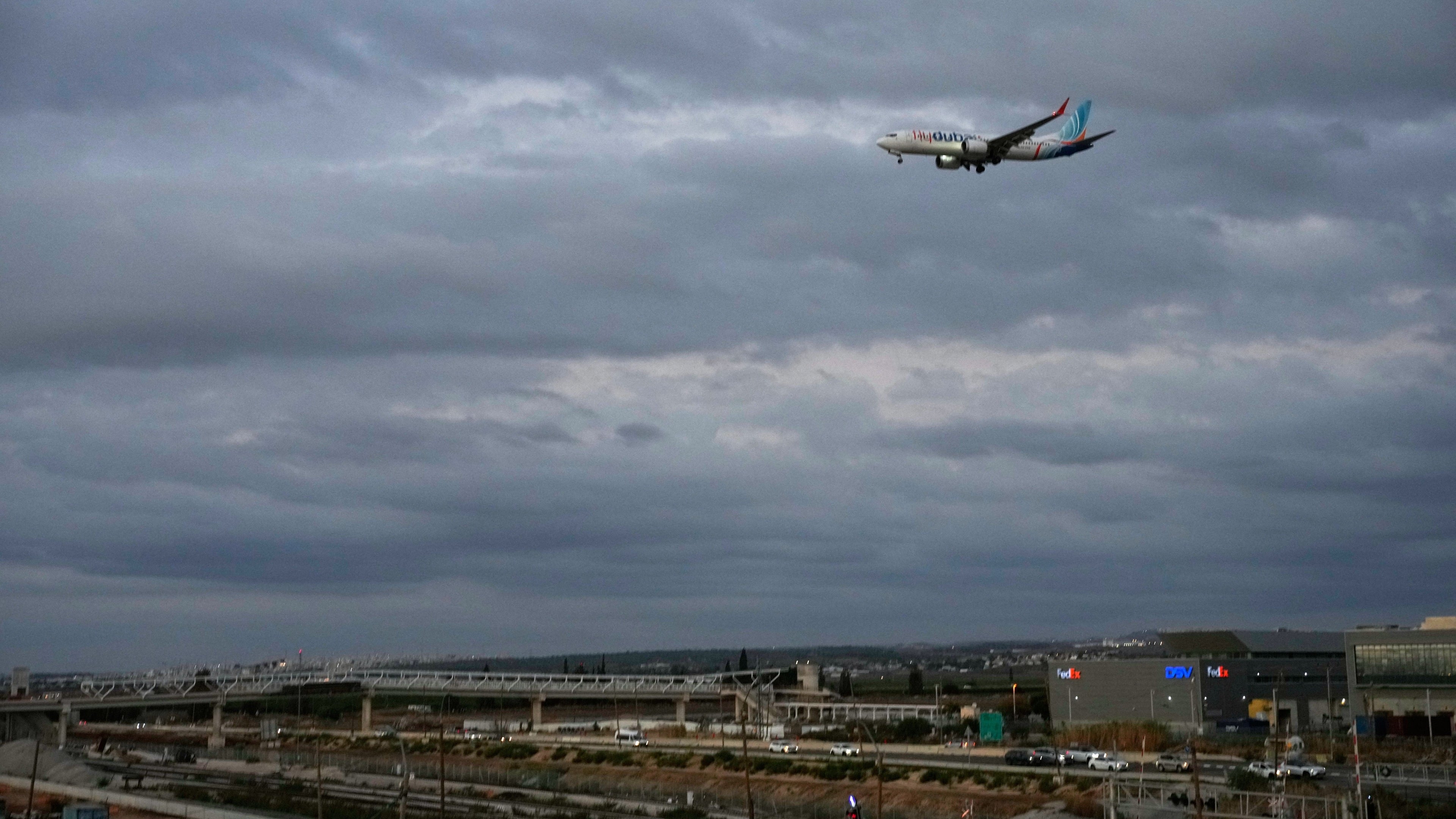 Co-pilot on FlyDubai plane ‘attacked captain with cockpit’s crash axe’