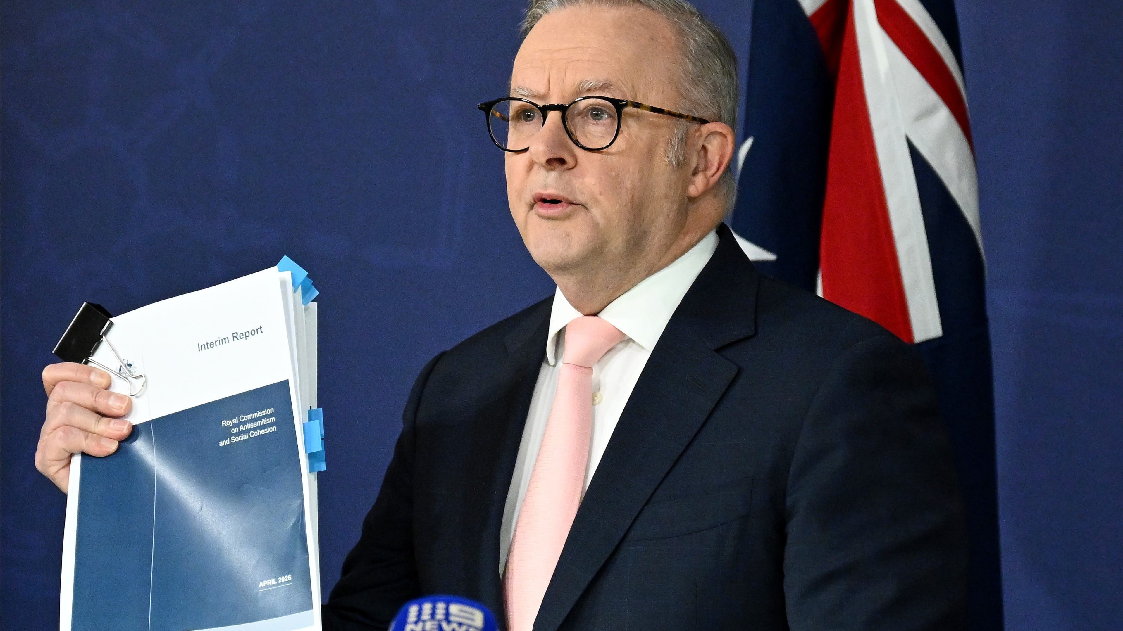 Bondi Beach antisemitic attack inquiry recommends gun reform