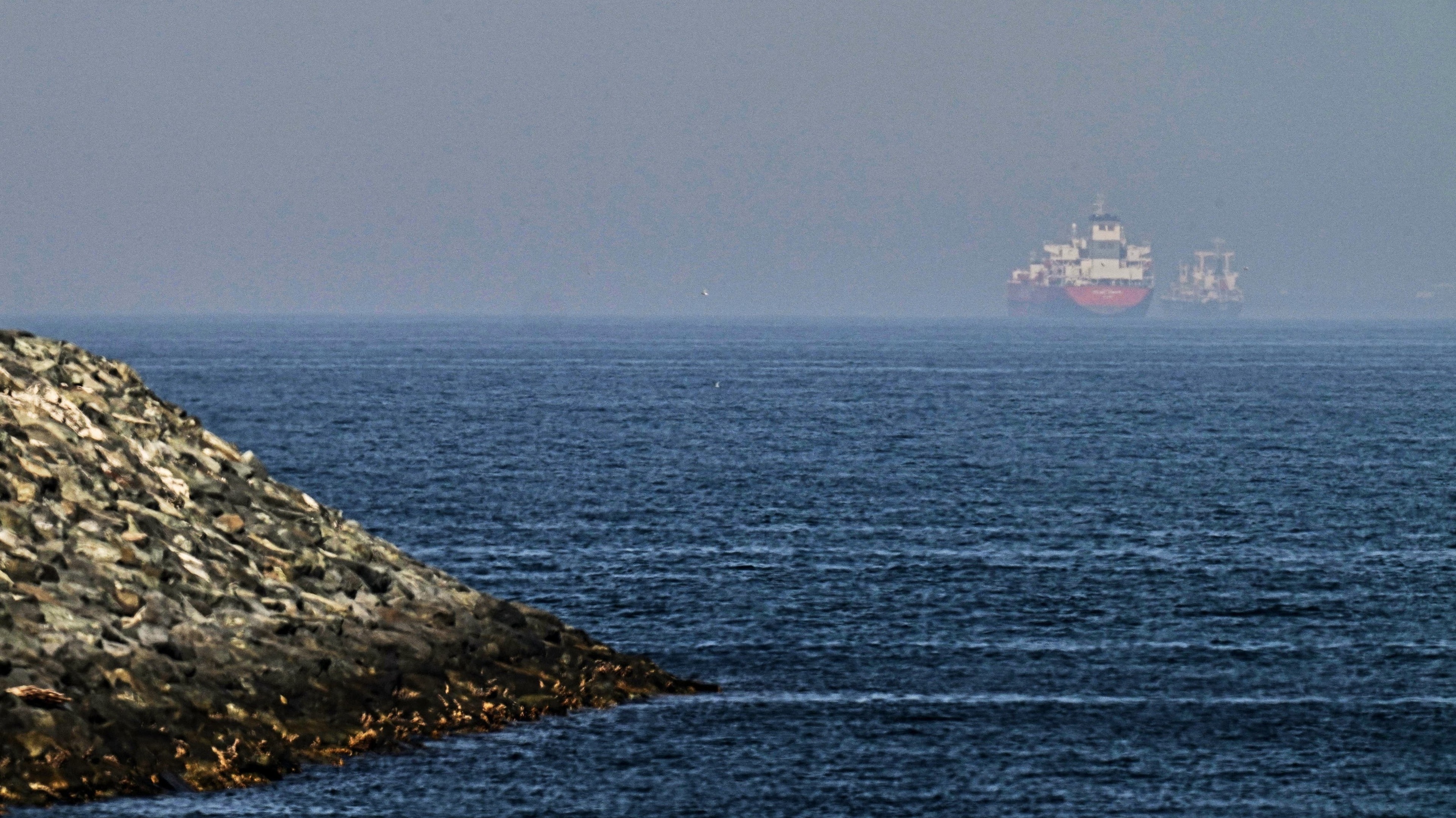 US fires on two more Iranian tankers as tensions rise in Strait of Hormuz