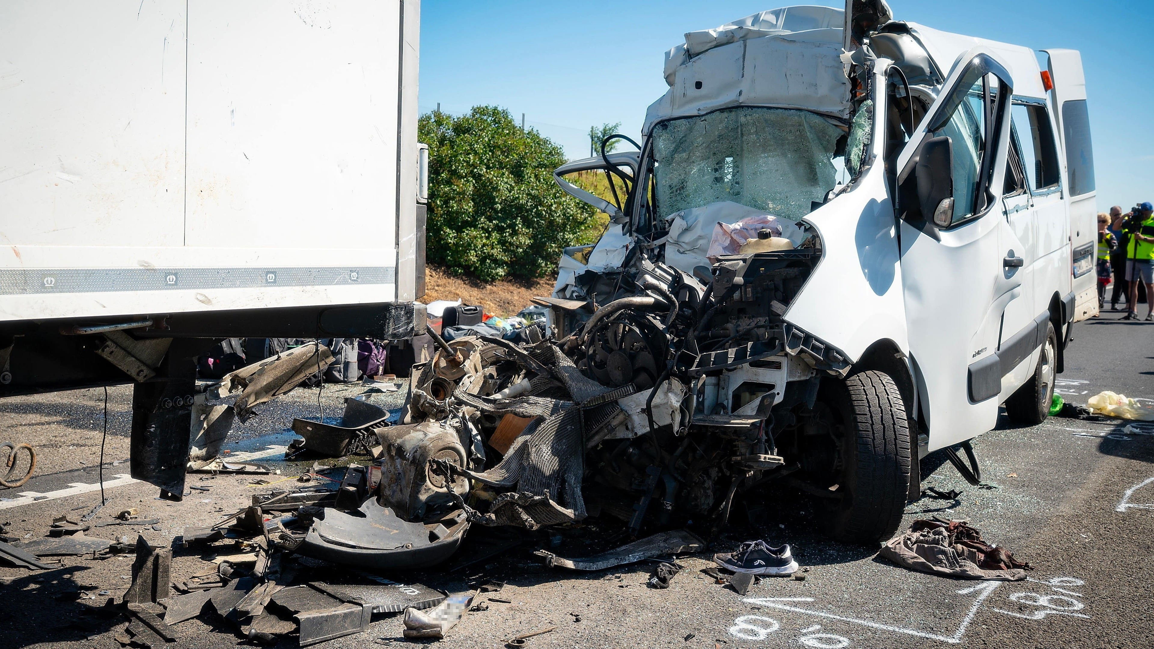 Eight killed in two collisions on highway in western Hungary