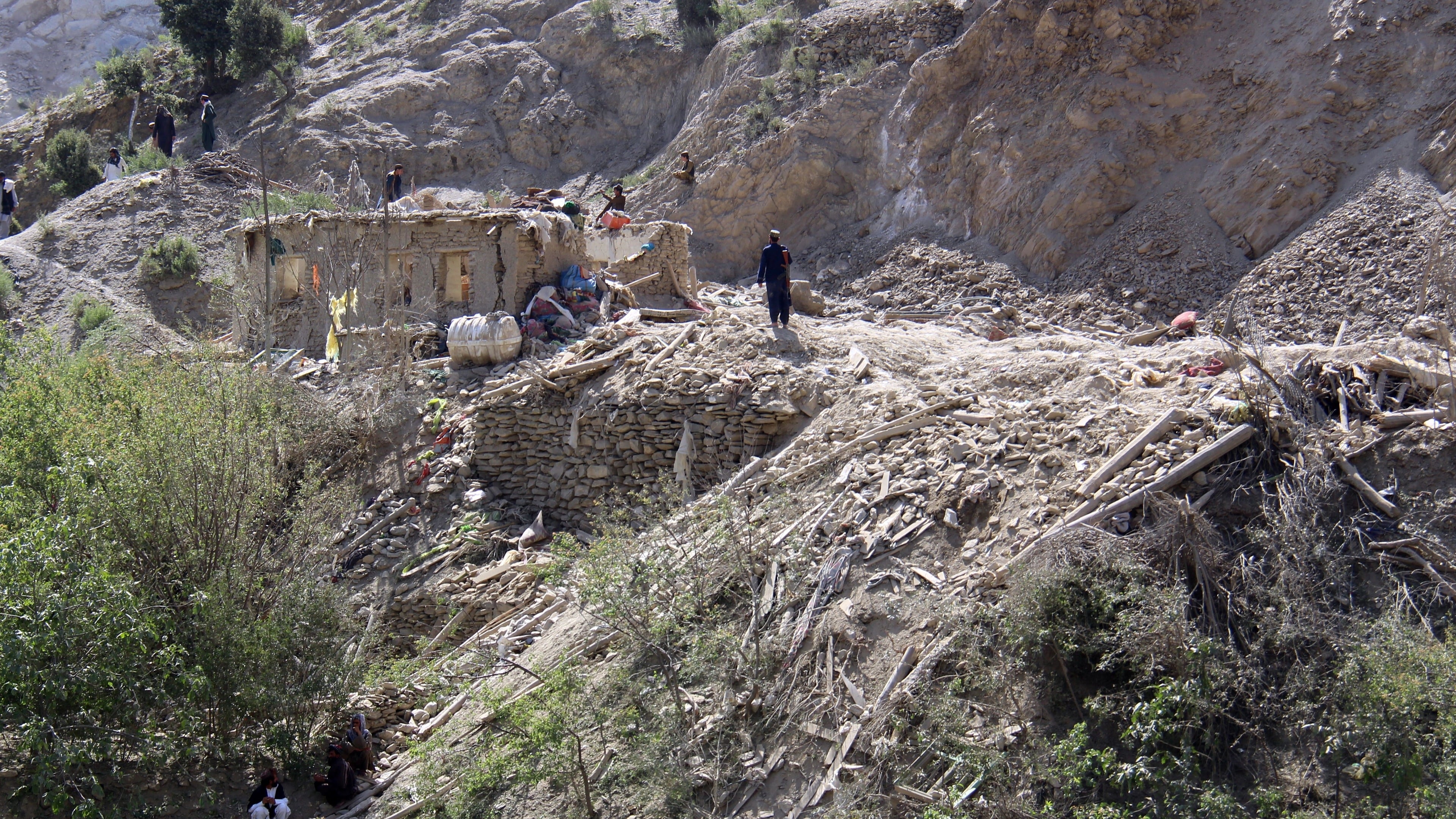 Pakistan launches airstrikes in Afghanistan, ending a month of relative calm