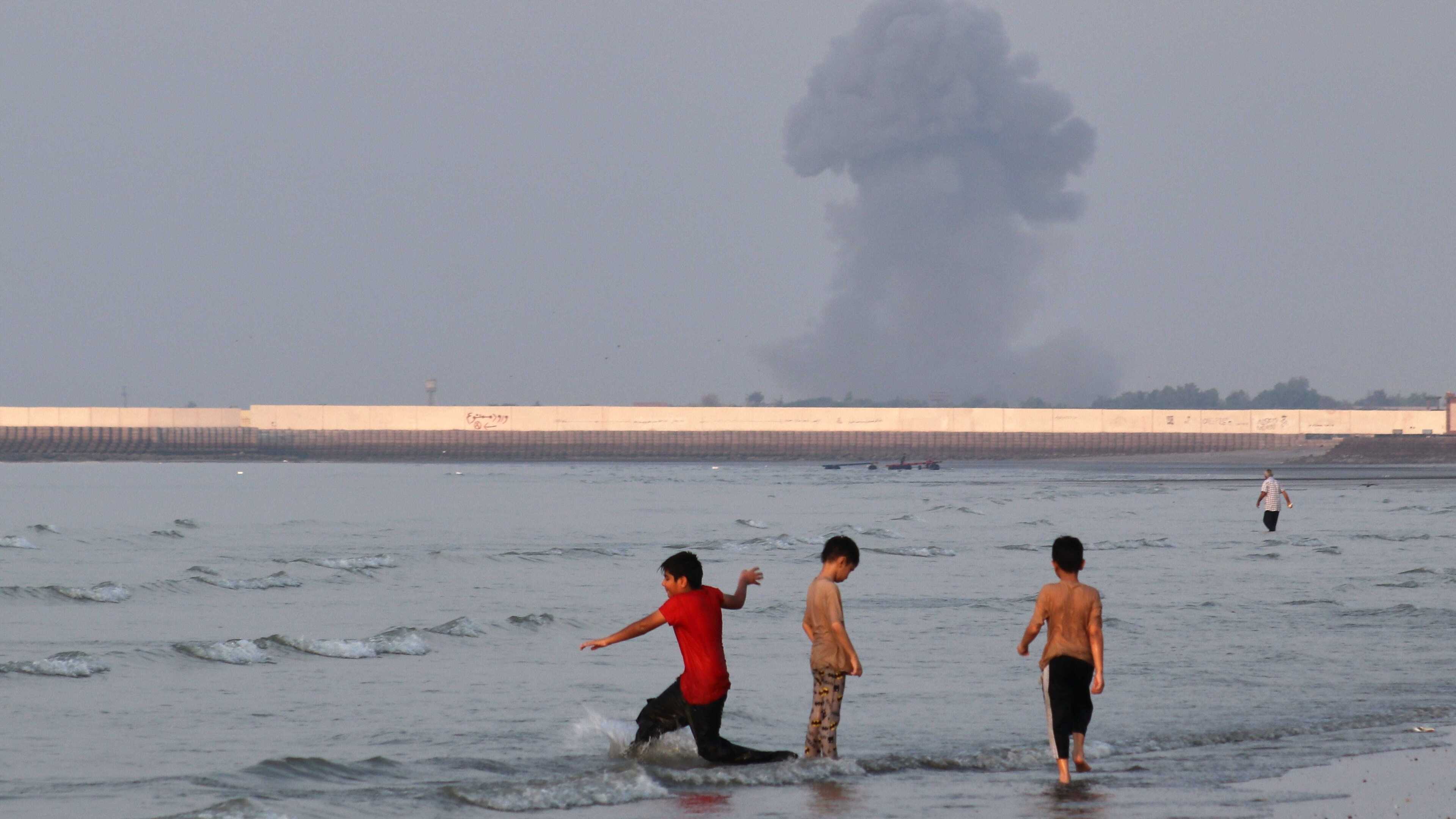 US and Iran attacks intensify as officials question prospects for diplomacy