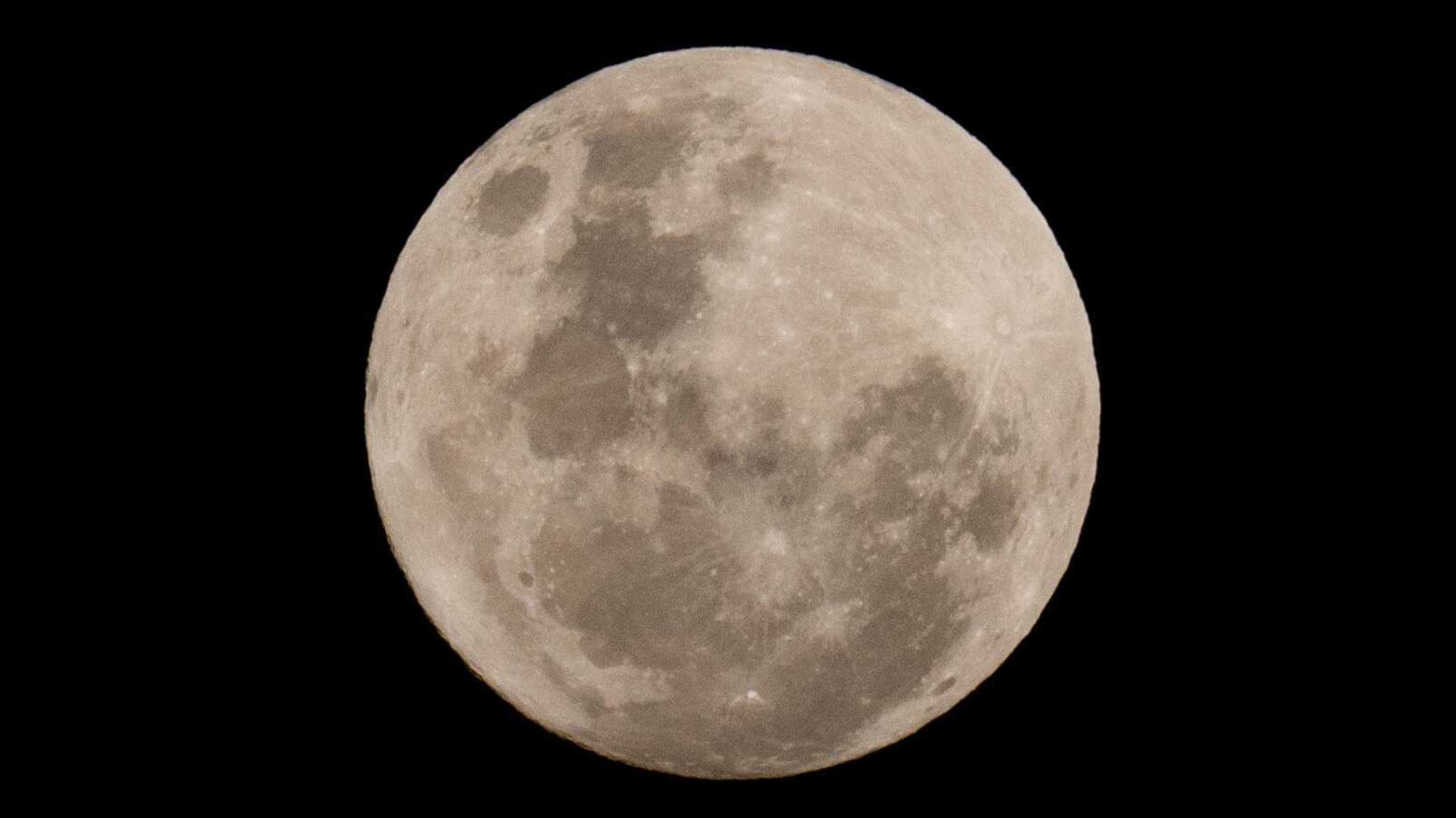 Discarded SpaceX rocket on collision course with the Moon