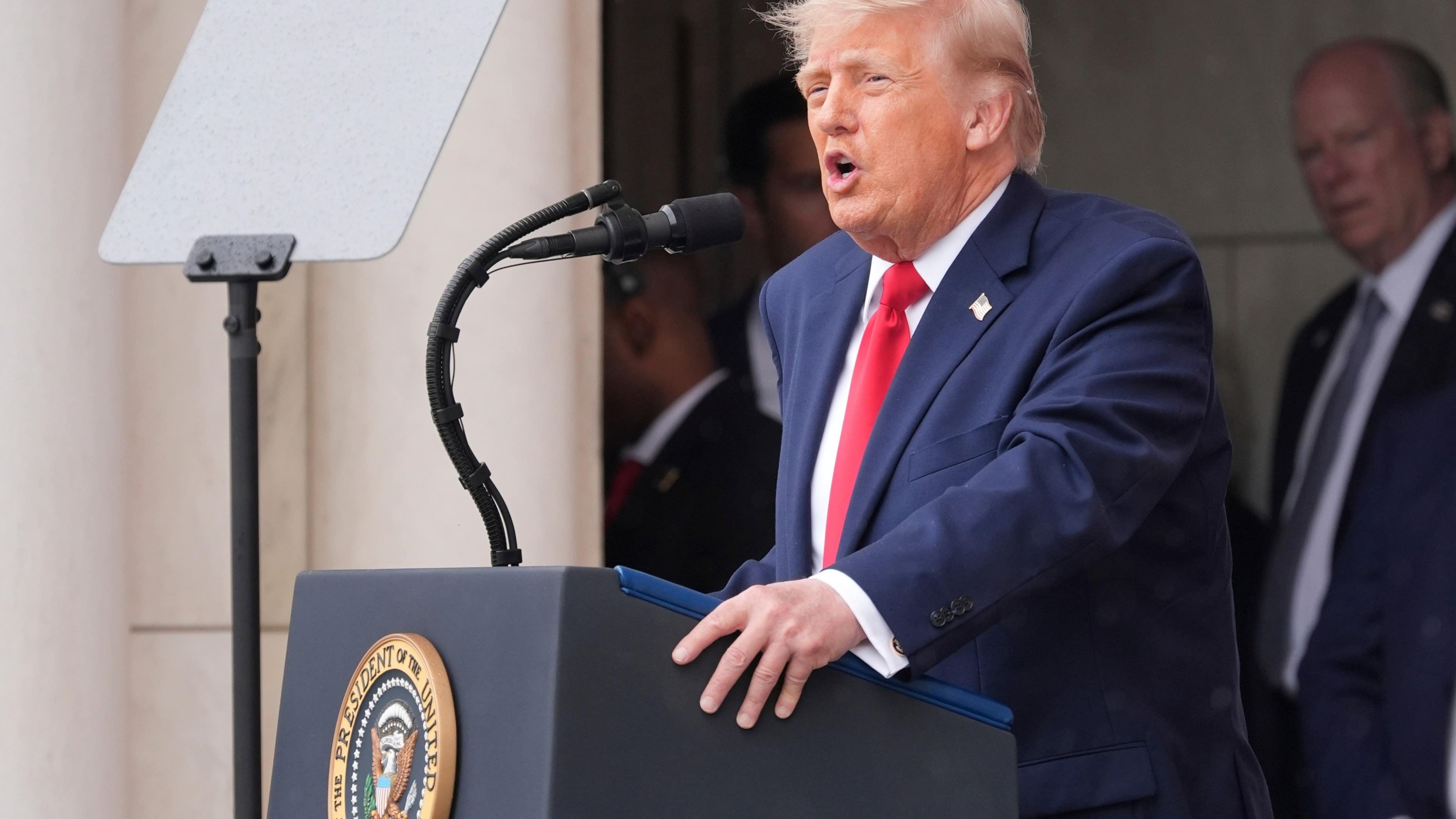 U.S. Carries Out ‘Self-Defense’ Strikes in Southern Iran