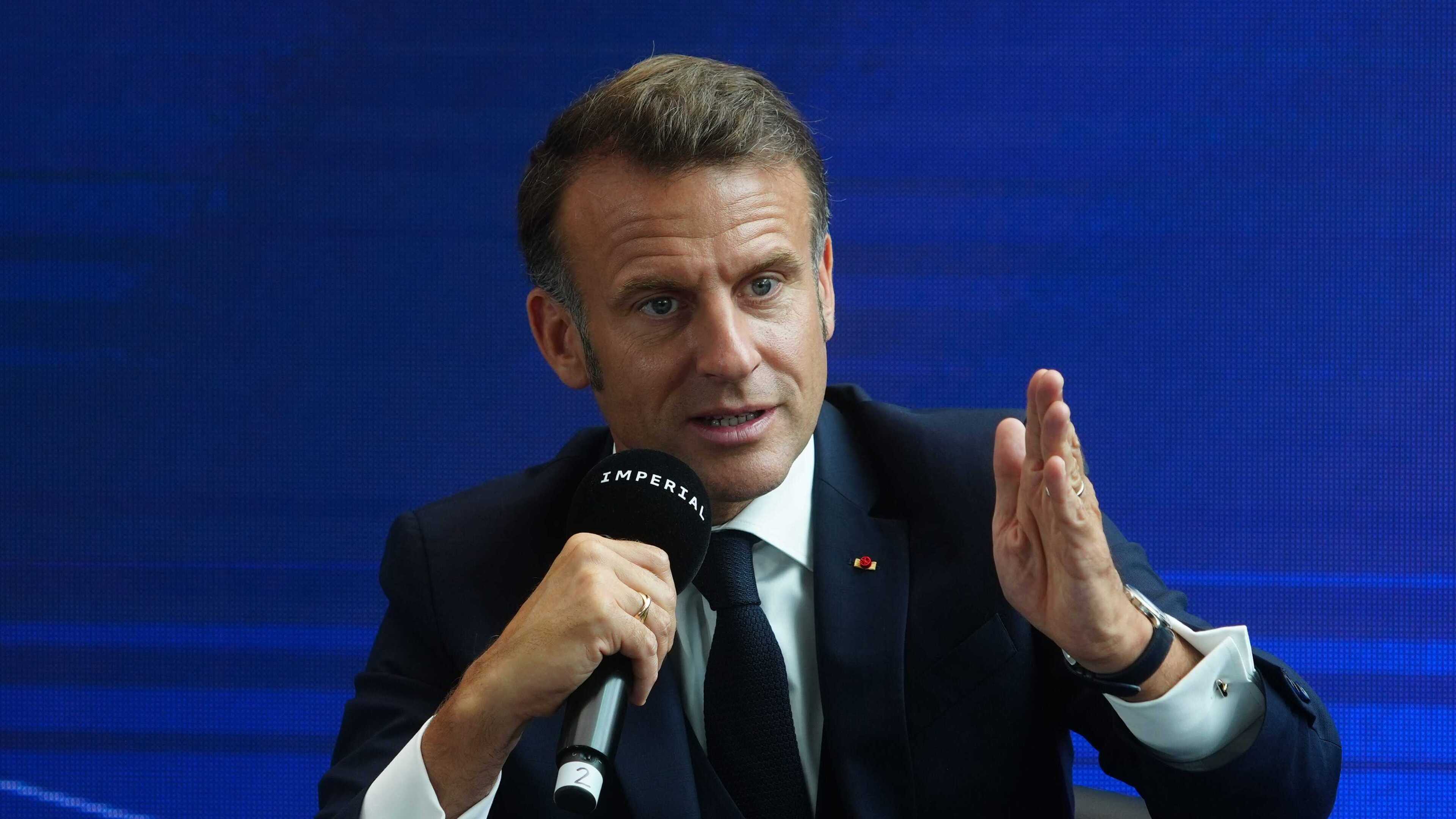Macron sings ballads at Armenia state dinner during French leader’s visit