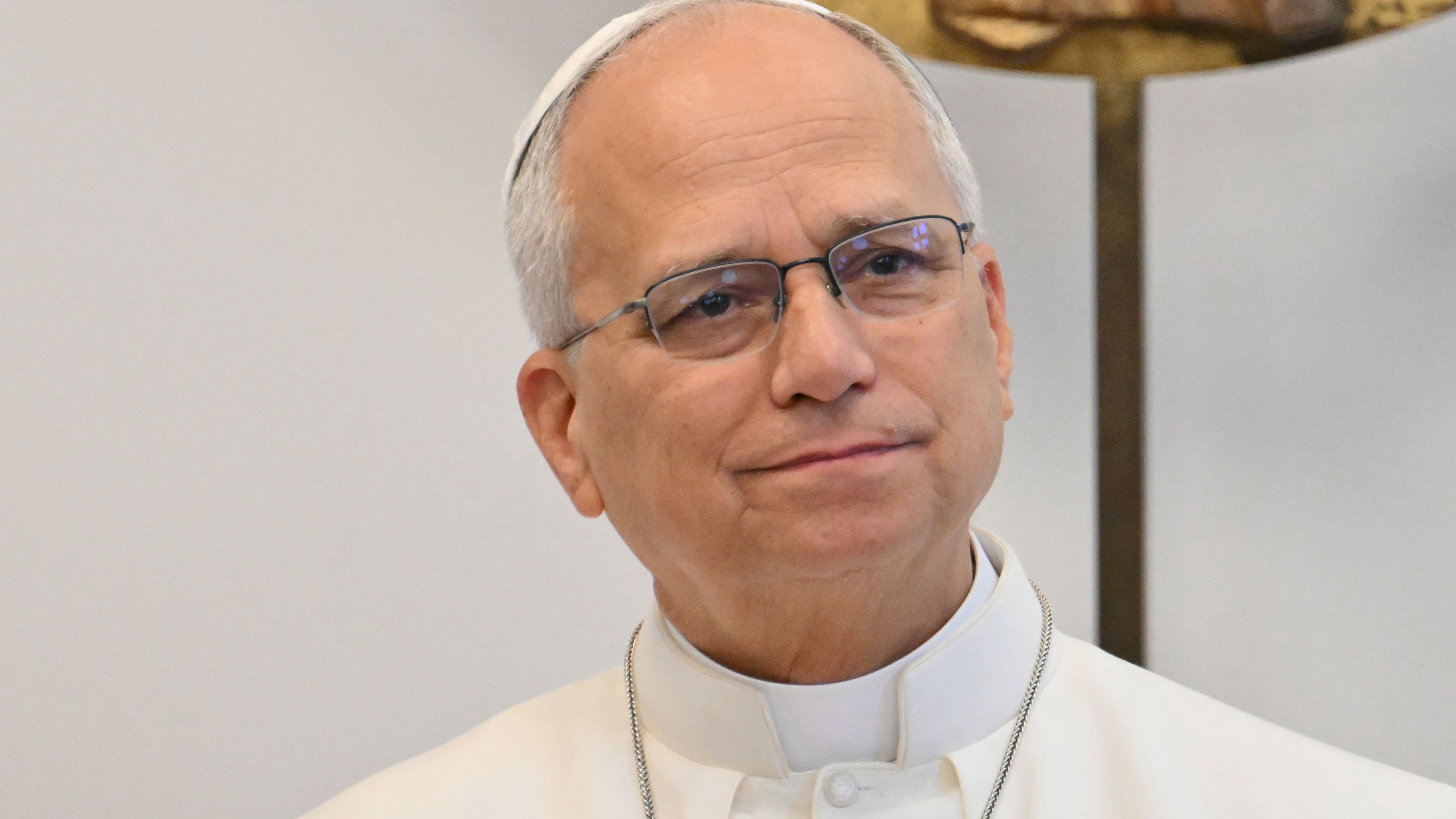 Pope Leo XIV urges French Catholics to persevere as Paris prepares for a major Mass