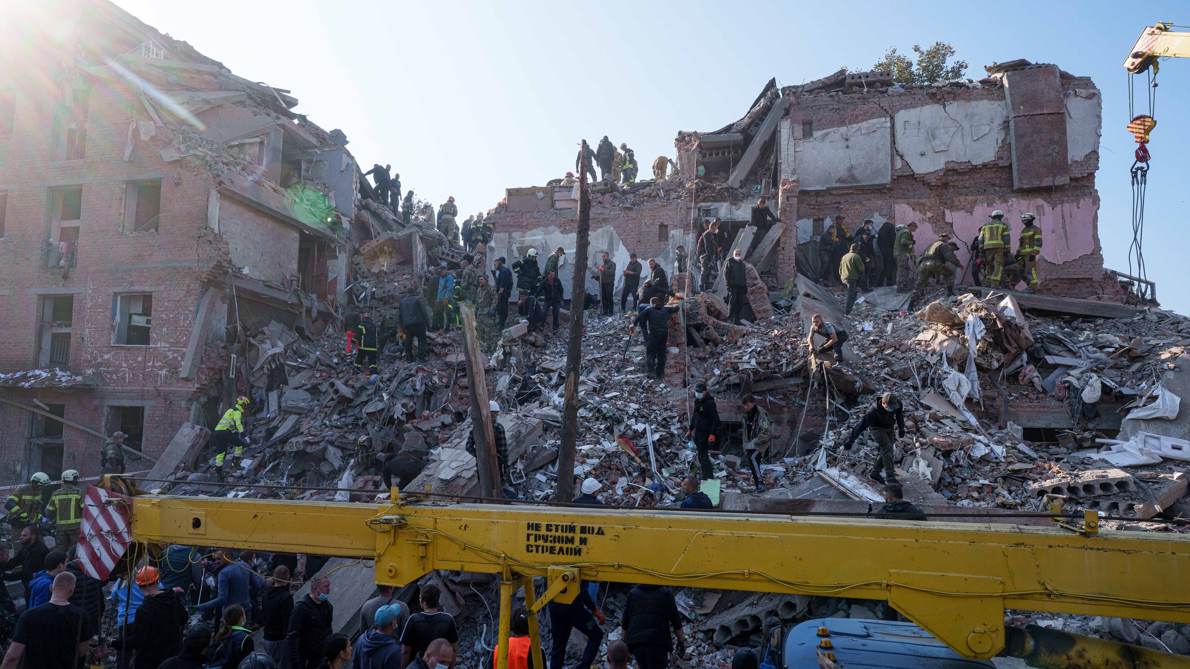 Russian strikes hit multiple Ukrainian cities, killing at least 19 to 24 people