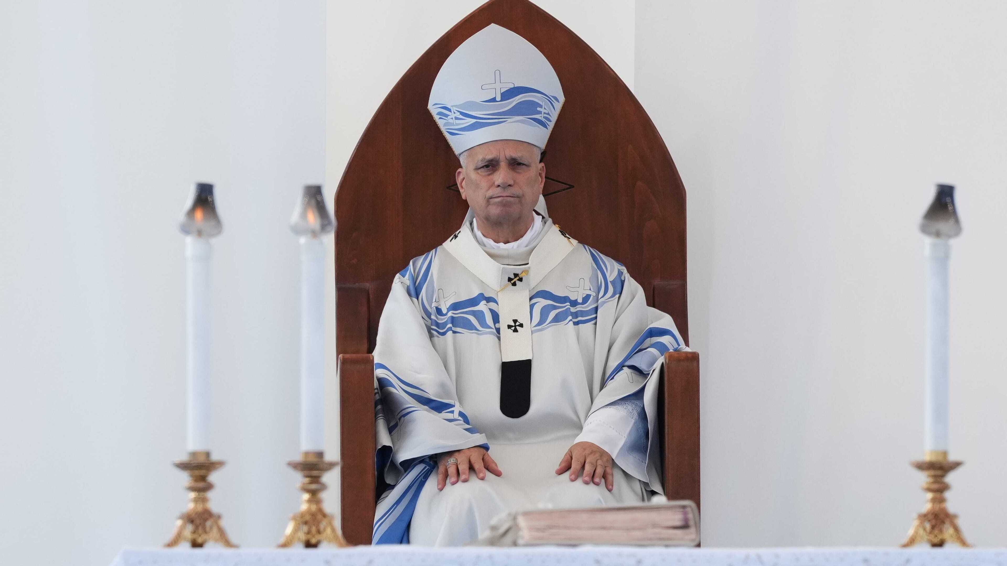 Pope prays in Lampedusa on July 4 for migrants who died crossing the Mediterranean