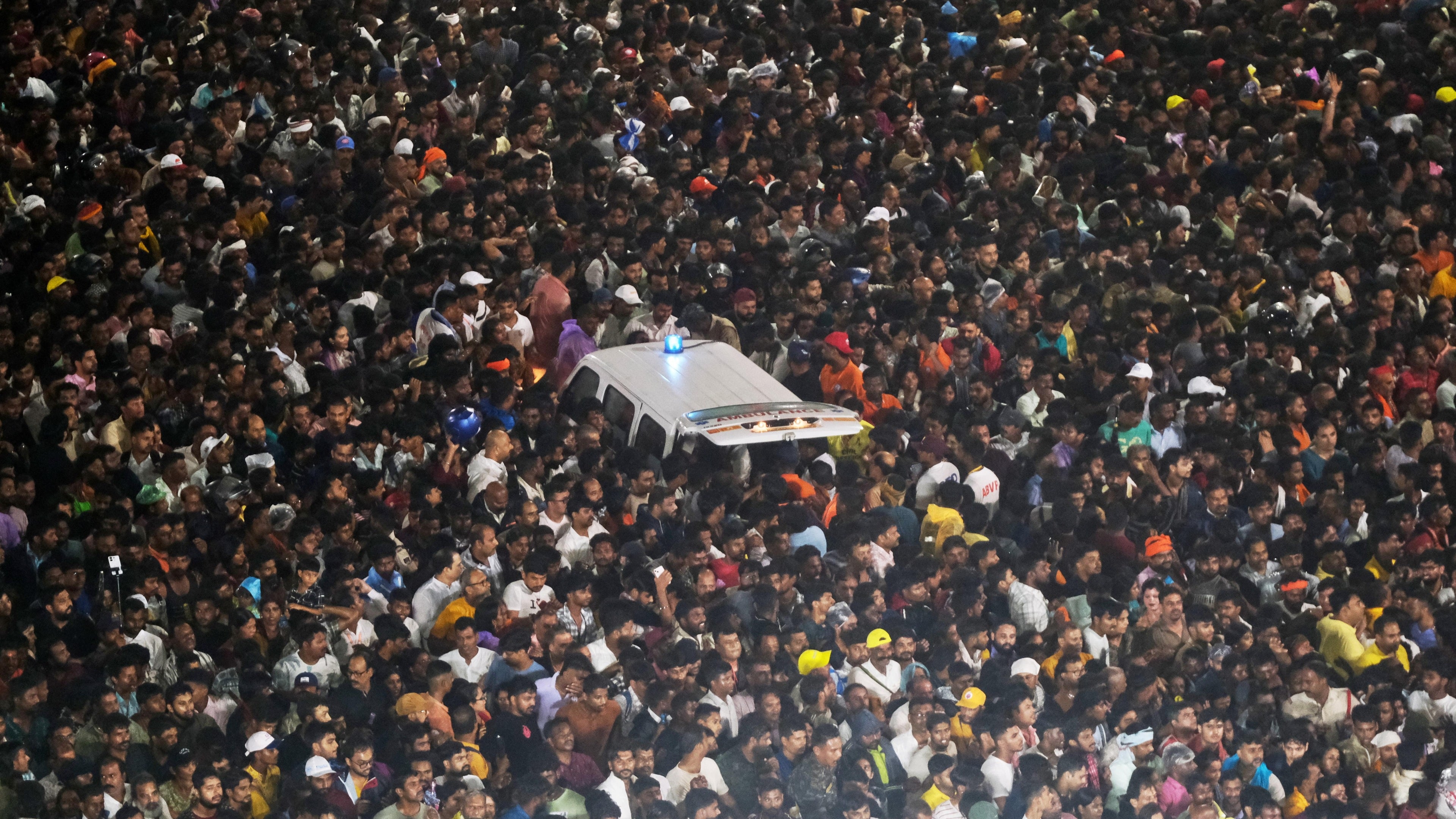 Crowd surge at Hindu festival in Odisha leaves one dead and many hospitalized