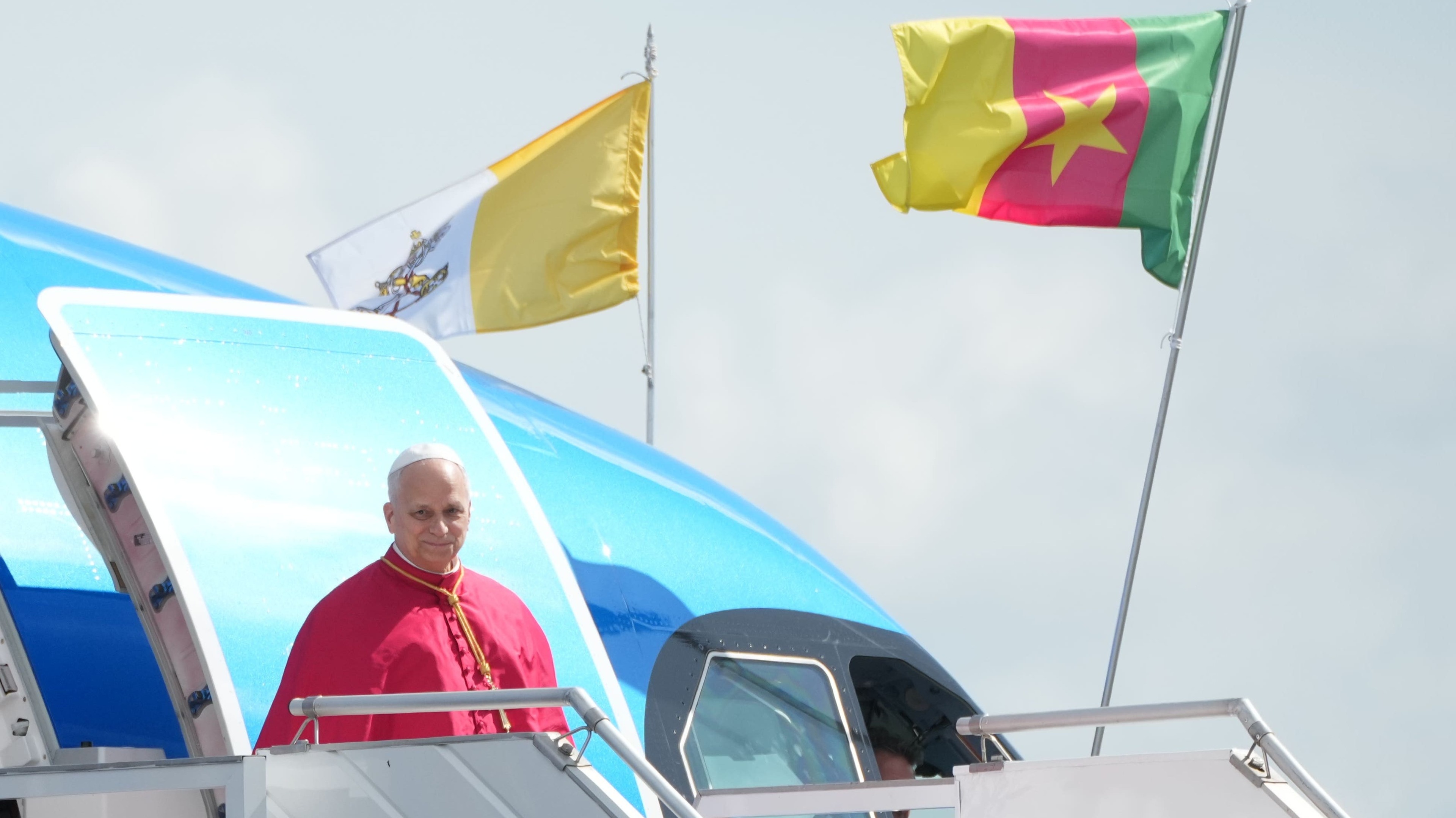Pope arrives in Cameroon as separatists announce three-day pause in fighting