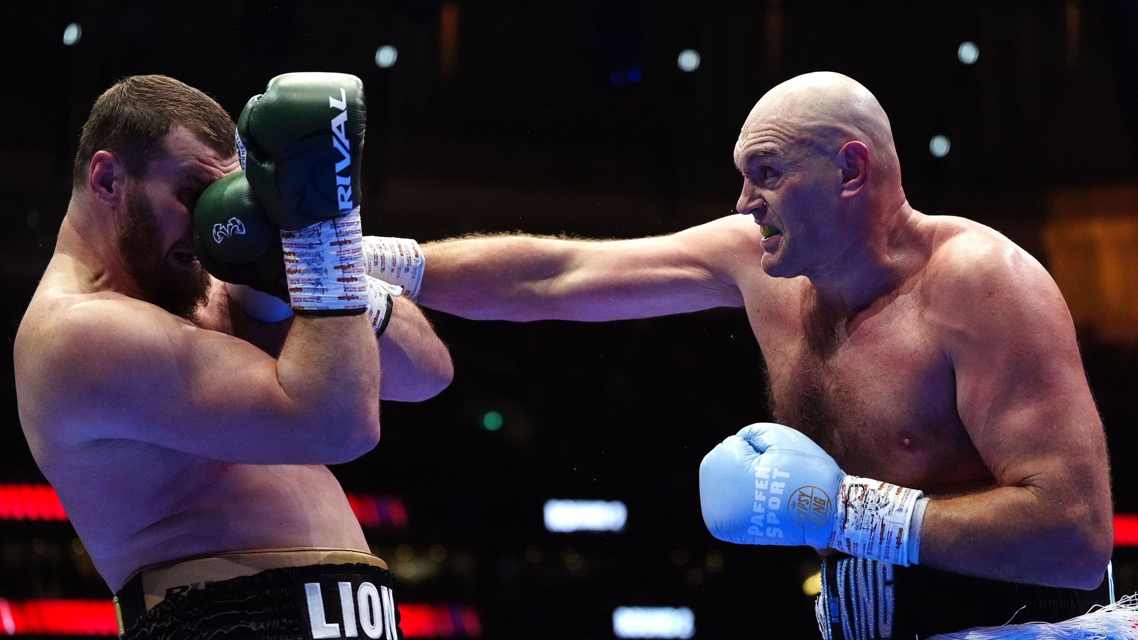 Tyson Fury wins comeback fight against Arslanbek Makhmudov by unanimous decision