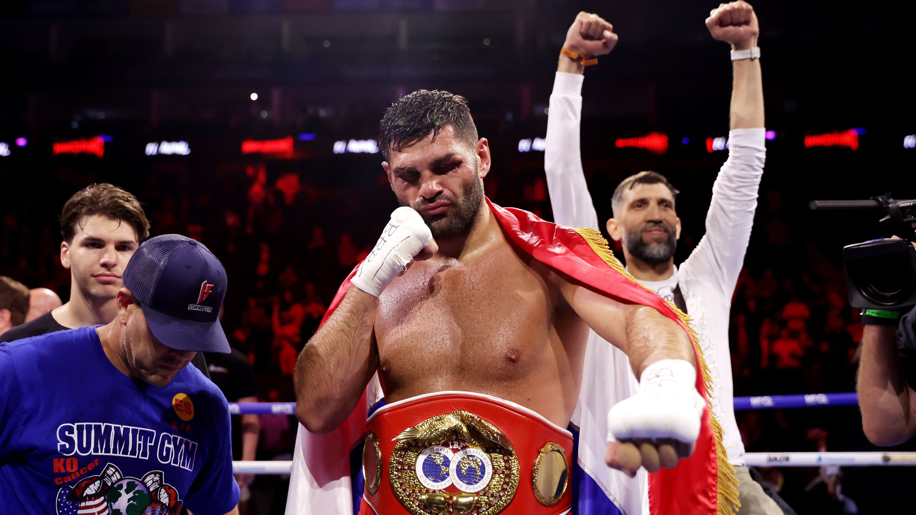 Filip Hrgovic hangs tough to claim IBF heavyweight title as Moses Itauma taken to hospital after slugfest
