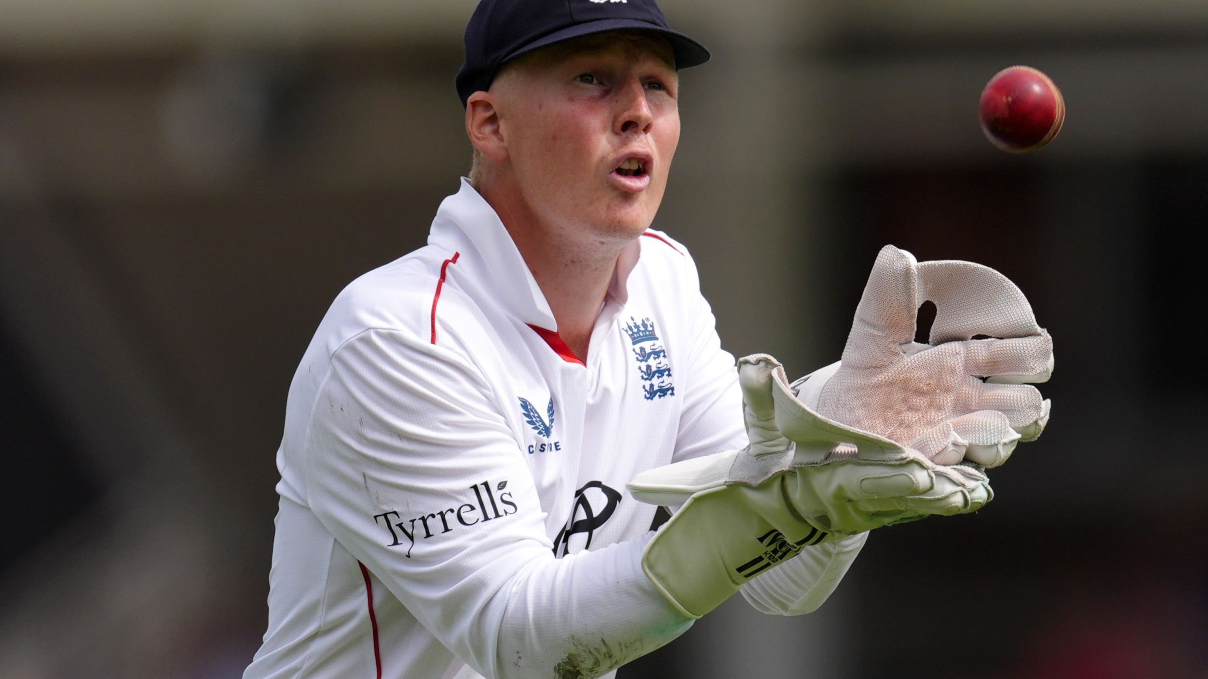 England errors give New Zealand a big lead at The Oval