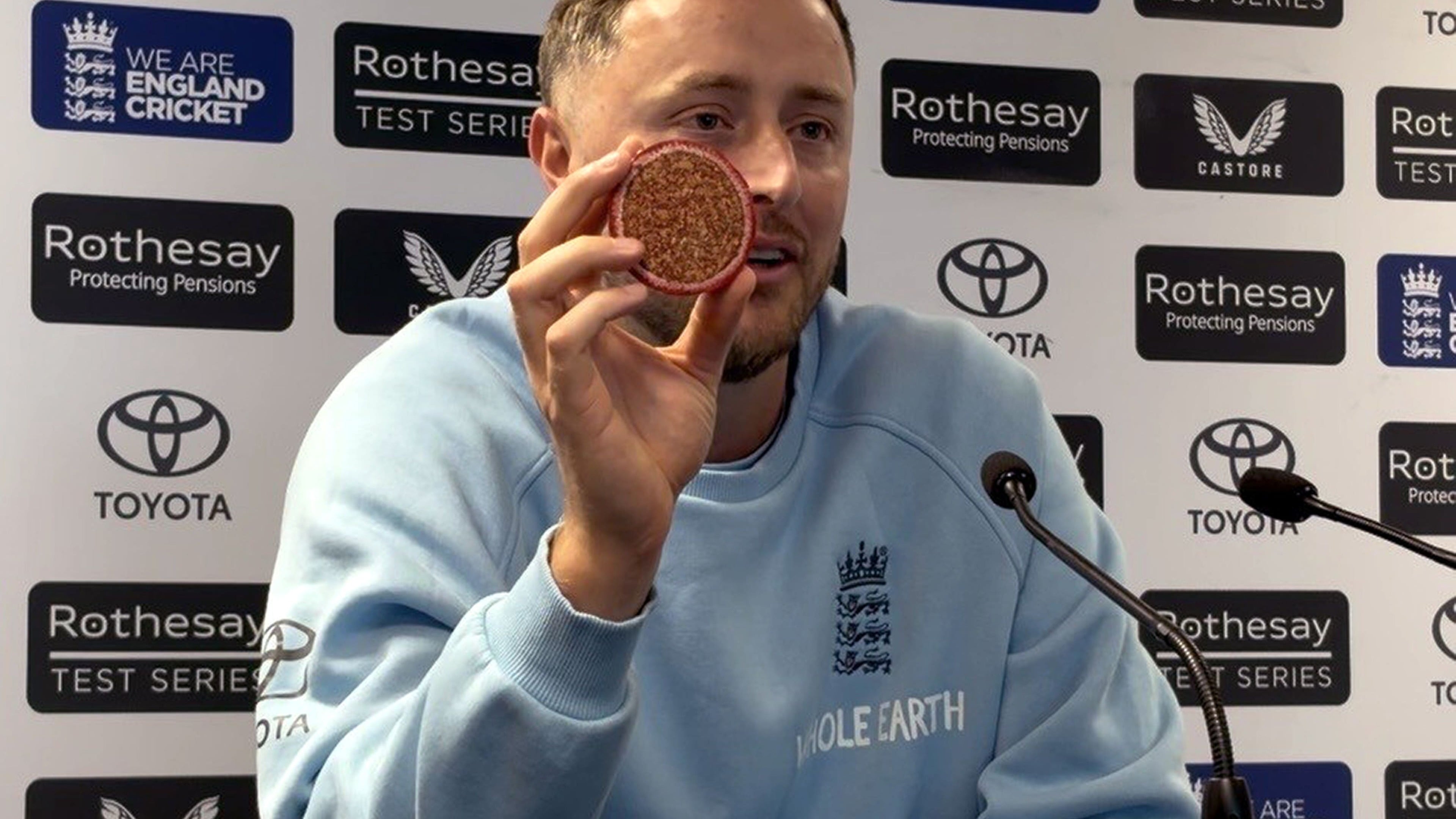 Robinson and Tongue split the match ball after England bowl Pakistan out for 171
