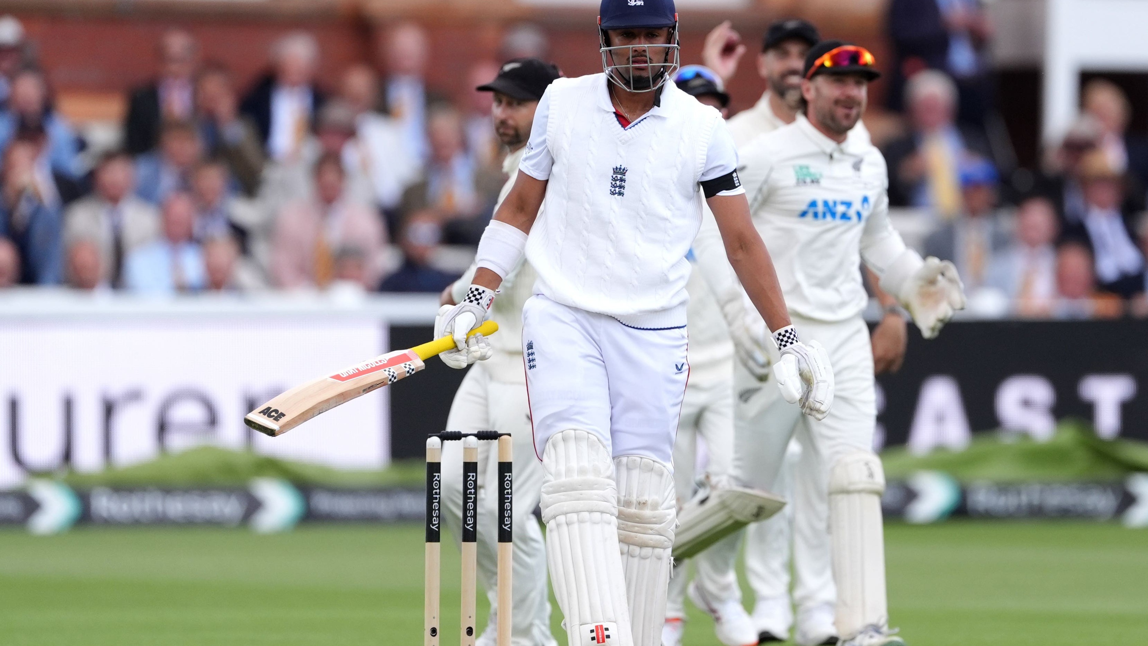 Emilio Gay dismissed early as rain disrupts England’s first Test of the summer