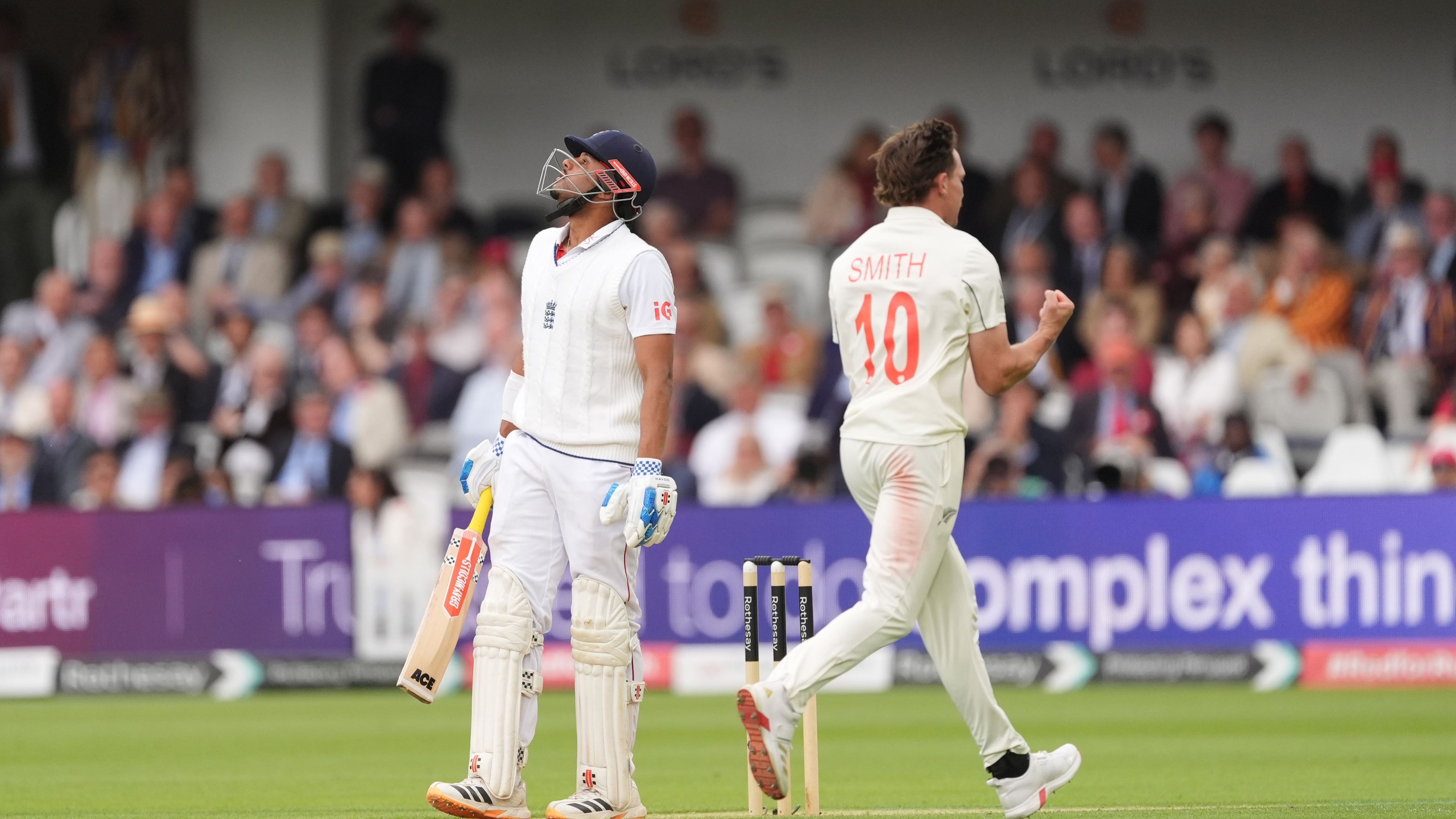 England lose four early wickets as New Zealand builds dominant lead