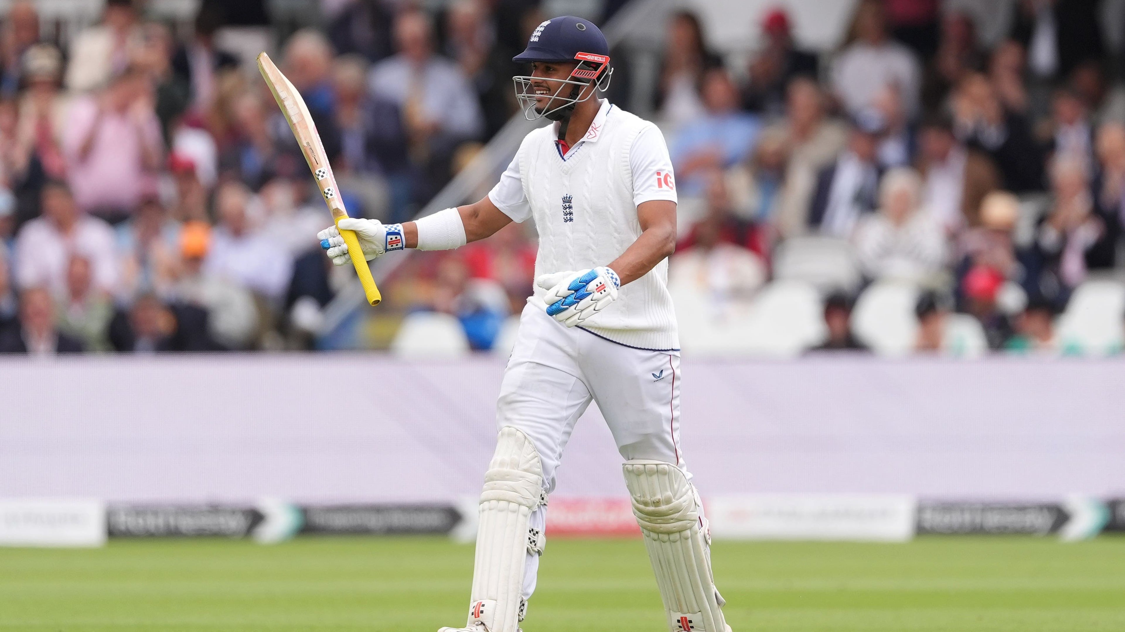 Emilio Gay helps England build advantage against New Zealand