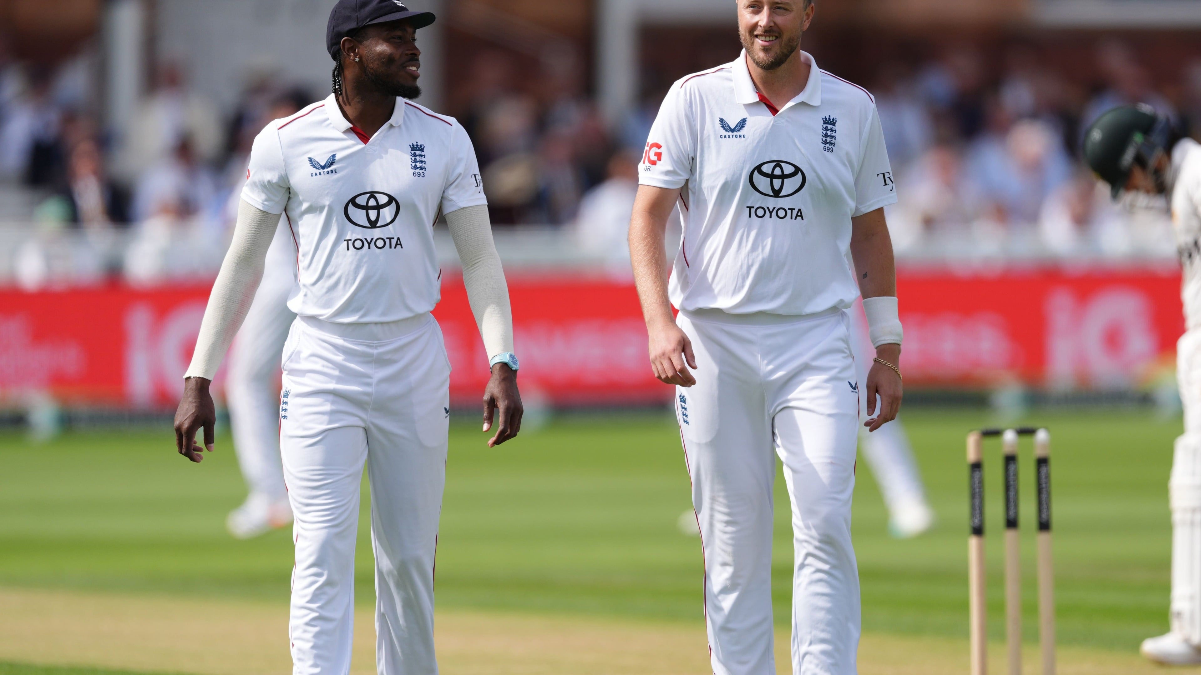 Trescothick compares England’s pace attack to 2005 Ashes “Fab Four” after Pakistan wins