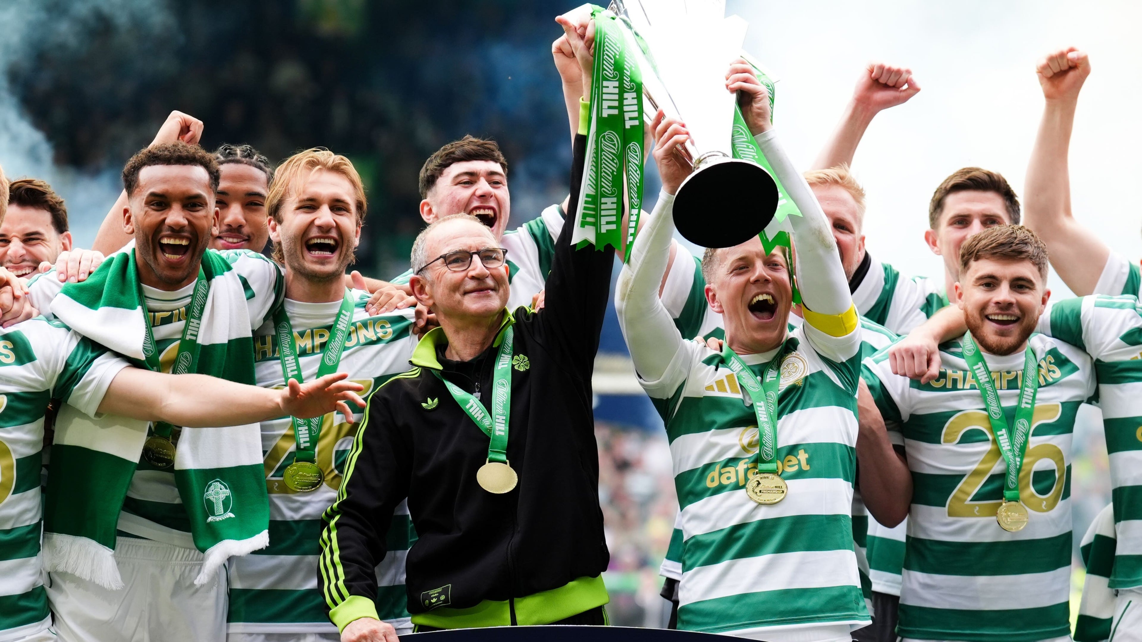 Martin O’Neill leads Celtic to a dramatic Scottish title win