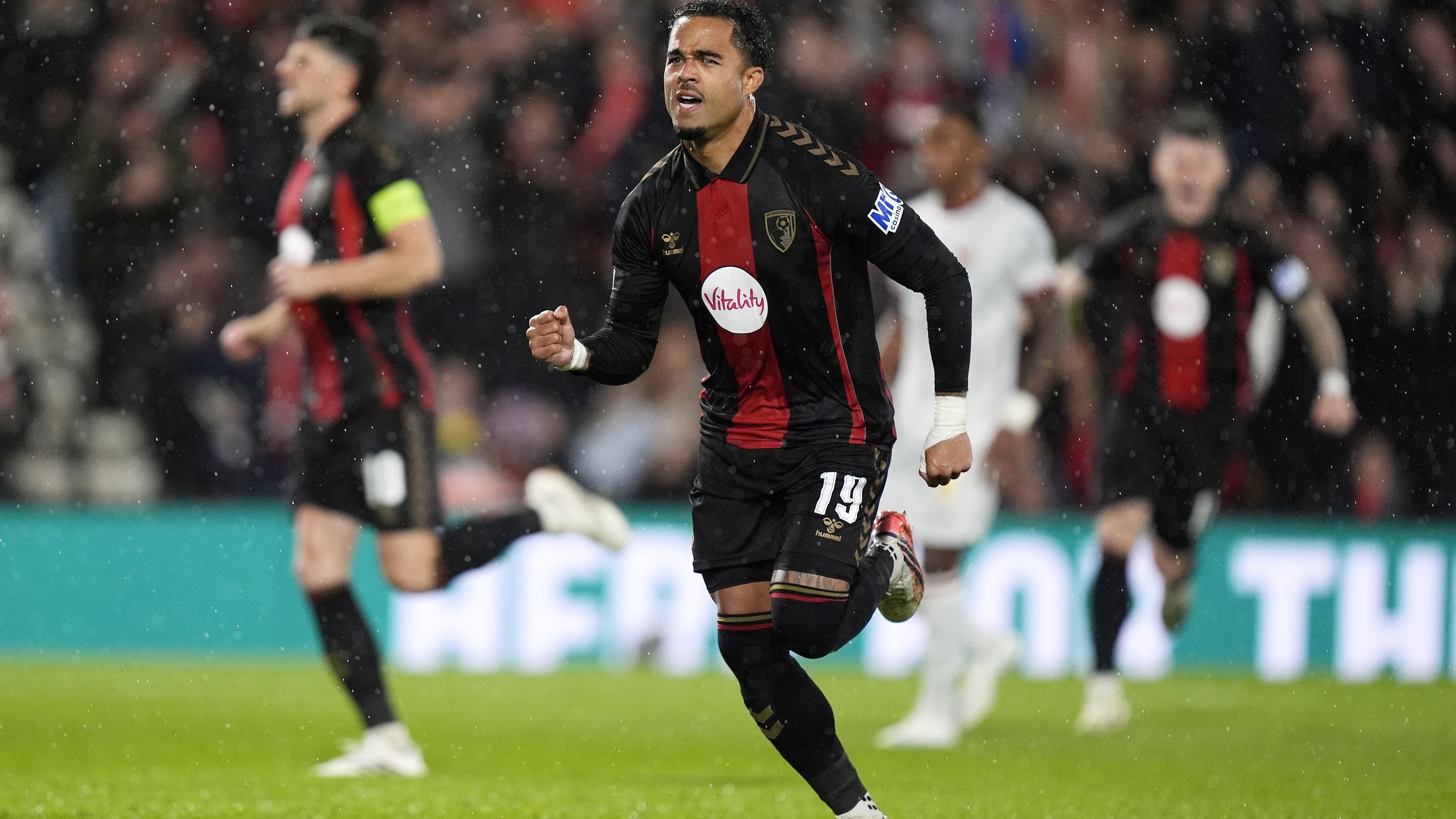 Bournemouth stun 10-man AC Milan to claim famous win in Europa League