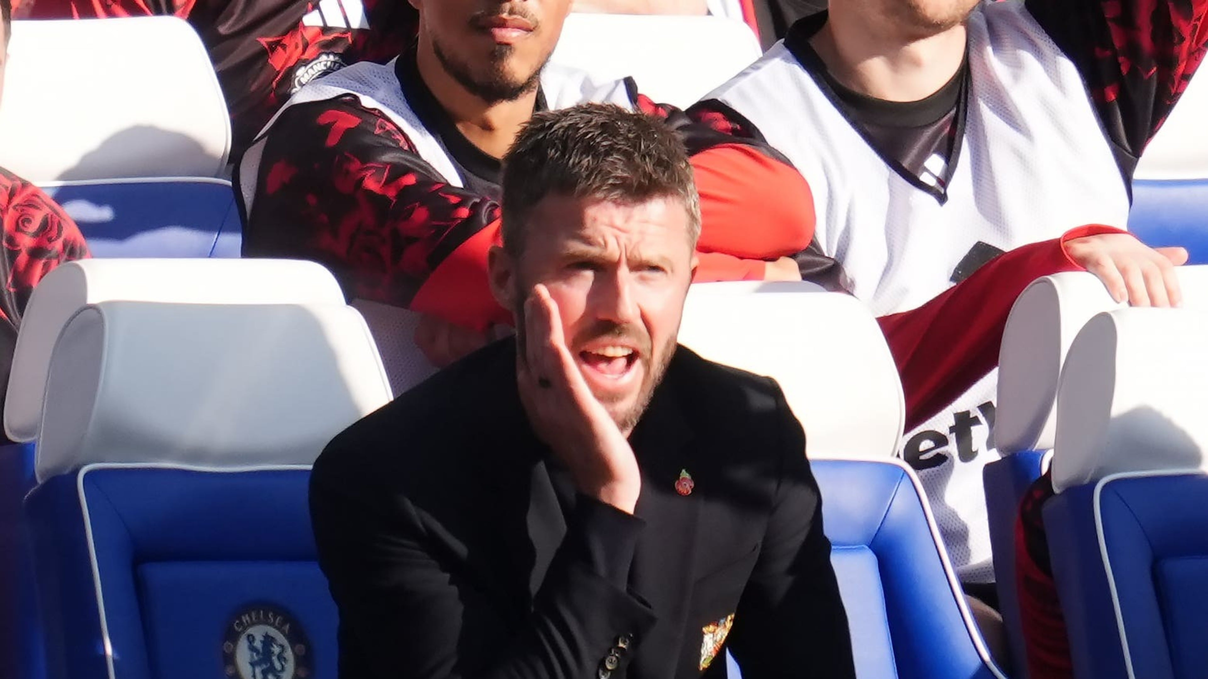 Chelsea ease to win over Man Utd as pressure mounts on Michael Carrick