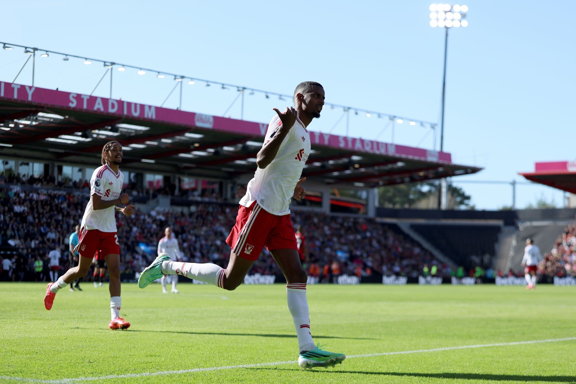 Alexander Isak goal earns Liverpool win on Andoni Iraoli’s Bournemouth return