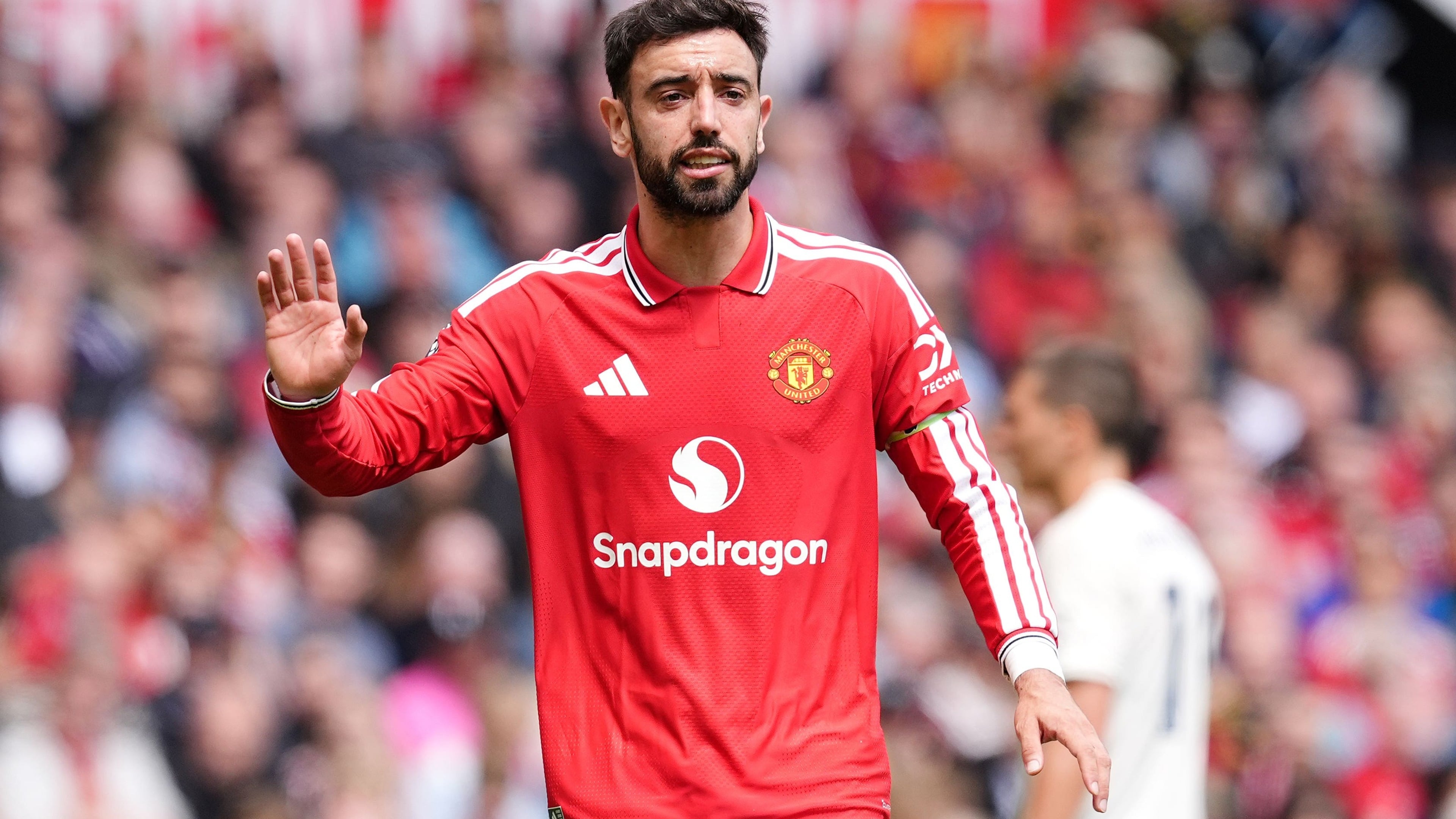 Bruno Fernandes equals assist record as Man United edge out Nottingham Forest