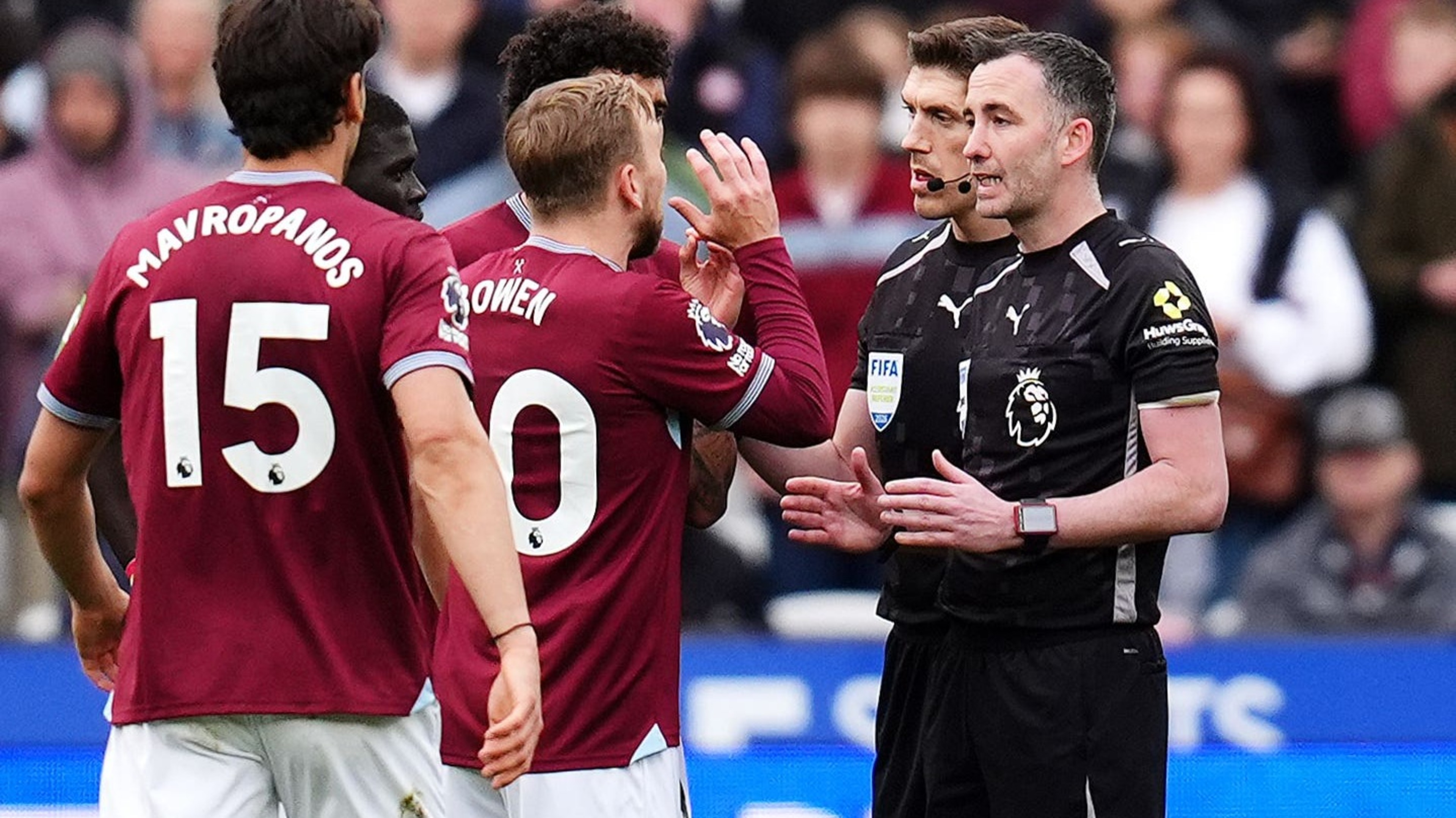 Referee Chris Kavanagh and VAR Darren England praised after West Ham goal ruled out