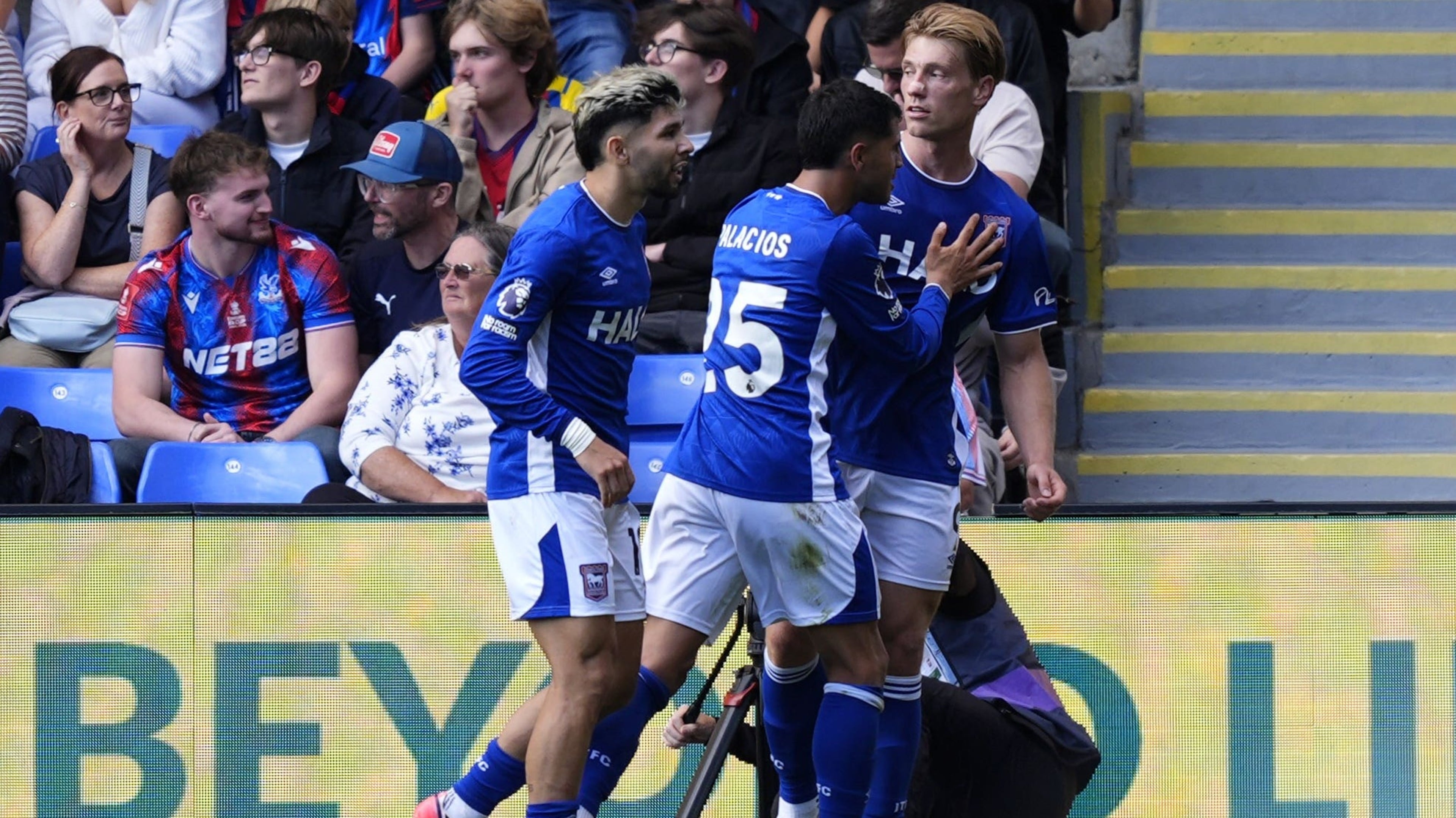 Zian Flemming late winner as Ipswich beat 10-man Crystal Palace