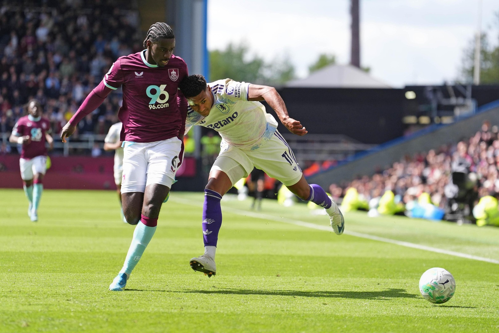 Champions League hopefuls Aston Villa held to draw at relegated 