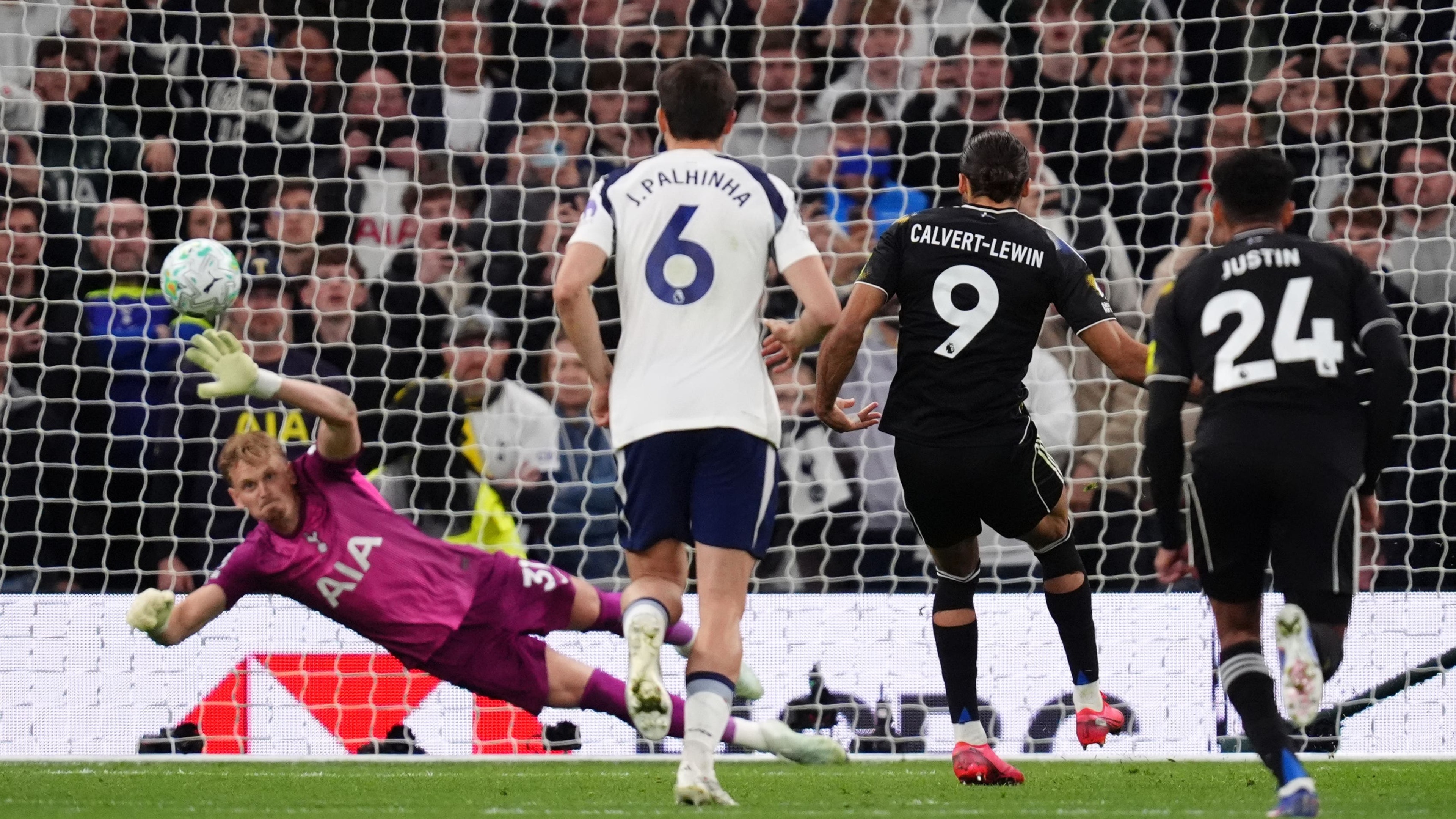 Tottenham two points above relegation zone after being held at home by Leeds