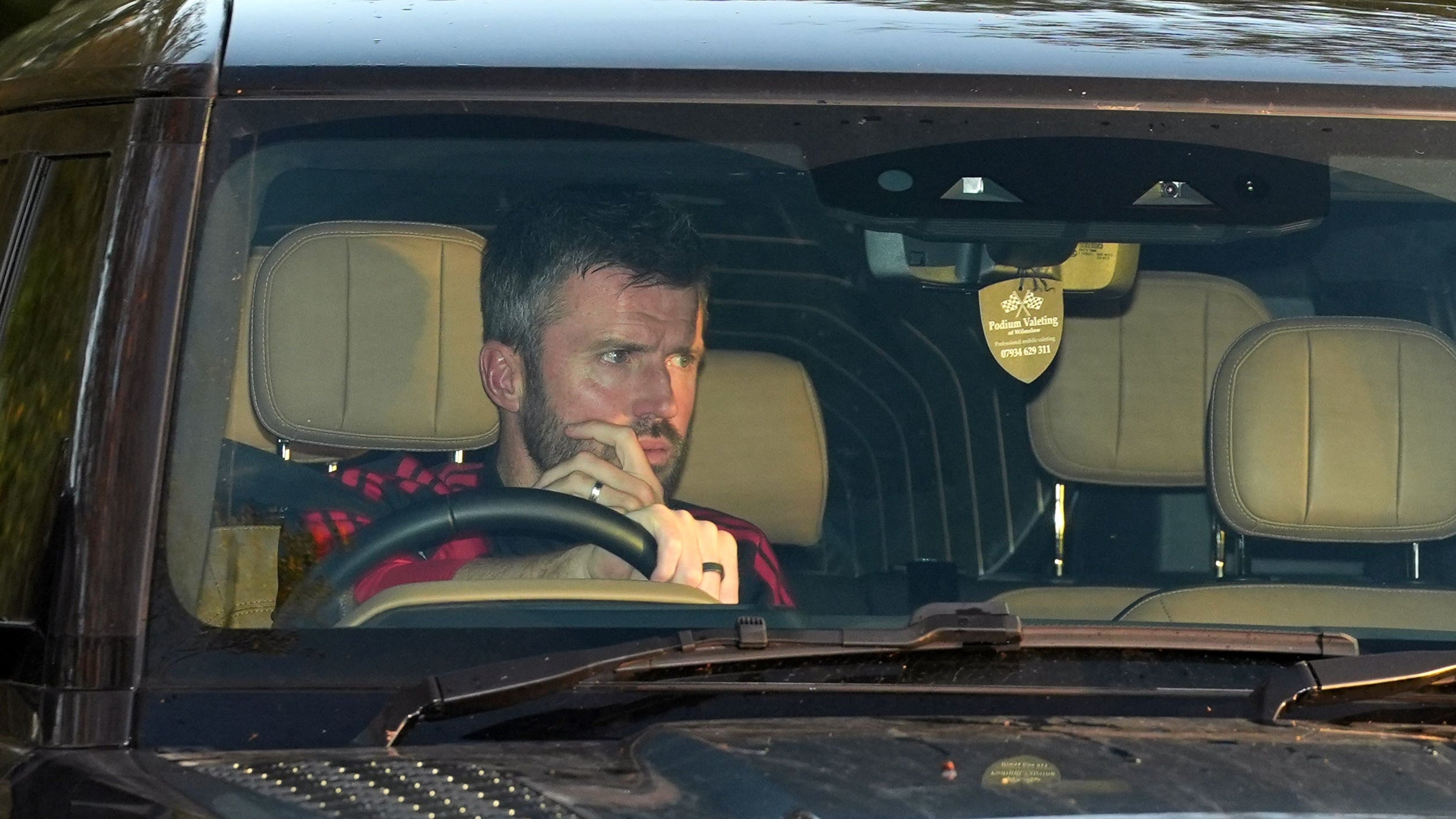 Michael Carrick expected to remain in charge for Man Utd trip to Chelsea